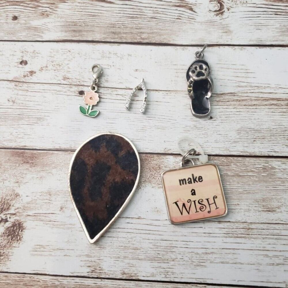 5 Pendants (No Chains Included) Job Lot For Spares/Repair/Crafting